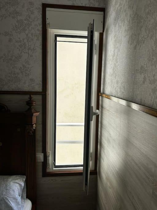 Luxury Art Apartamenty ピネダ・デ・マール エクステリア 写真